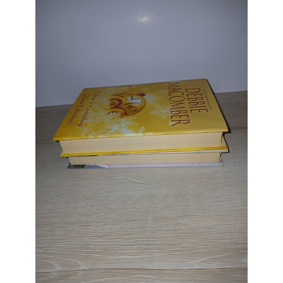 When Christmas Comes & There's Something About Christmas Books Debbie Macomber - Picture 8 of 12